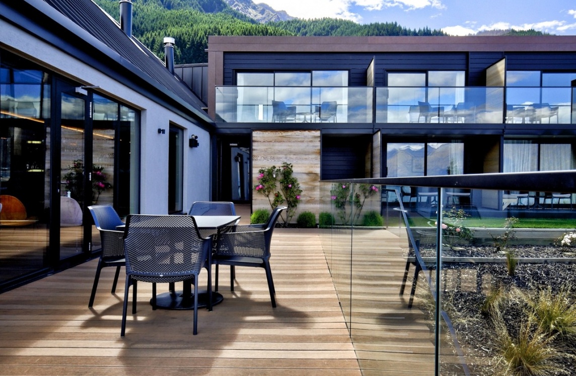 Lakeland Glass Central Otago Queenstown Locally owned