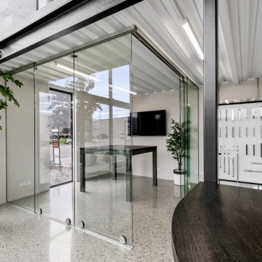 SV Lakeland Glass 09mobile