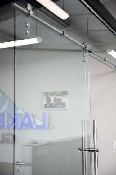 SV Lakeland Glass 16mobile